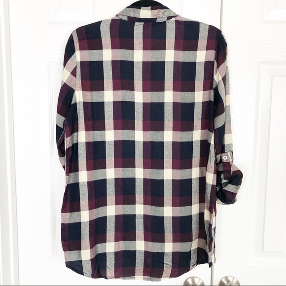 New Francesca’s Byrdie plaid button down top - Picture 3 of 8